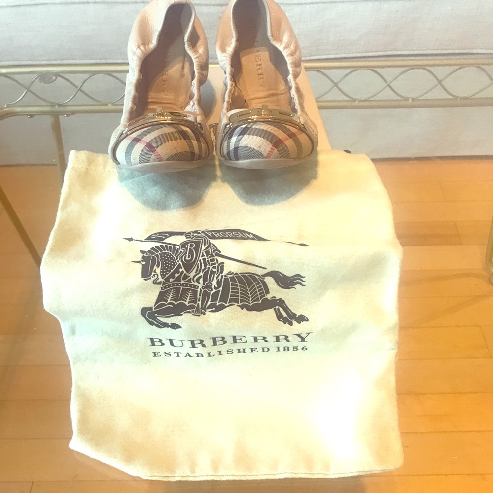 Burberry flats
